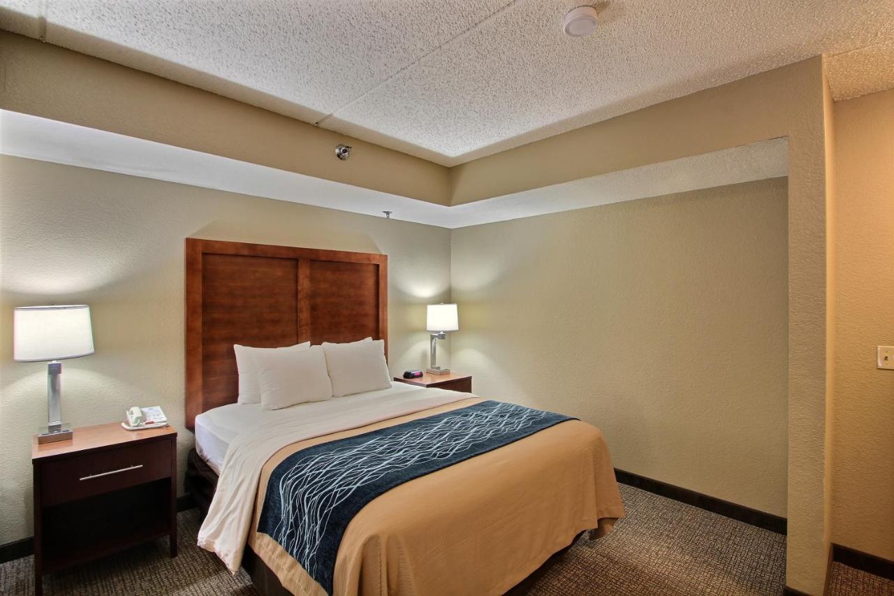 Comfort Inn&suites Jackson - West Bend 2*